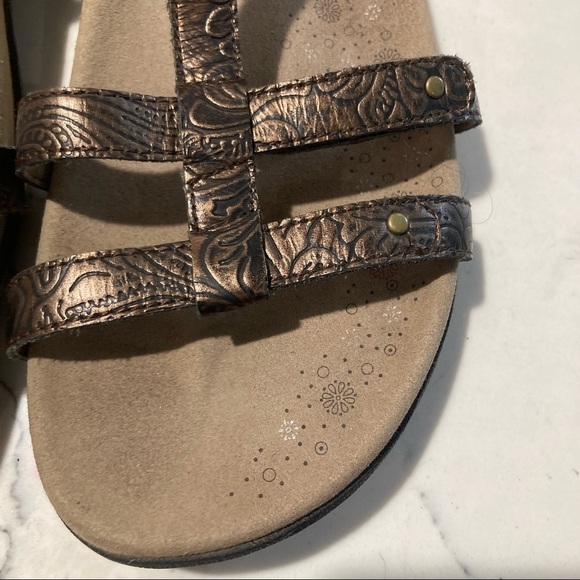 TAOS Sz 11  Trophy Strappy Copper Colourway Velcro Closure Comfort Sandals - Picture 4 of 16